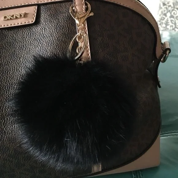 Michael Kors BLACK FOX FUR PEACE POM POM KEY CHARM - Picture 9 of 12